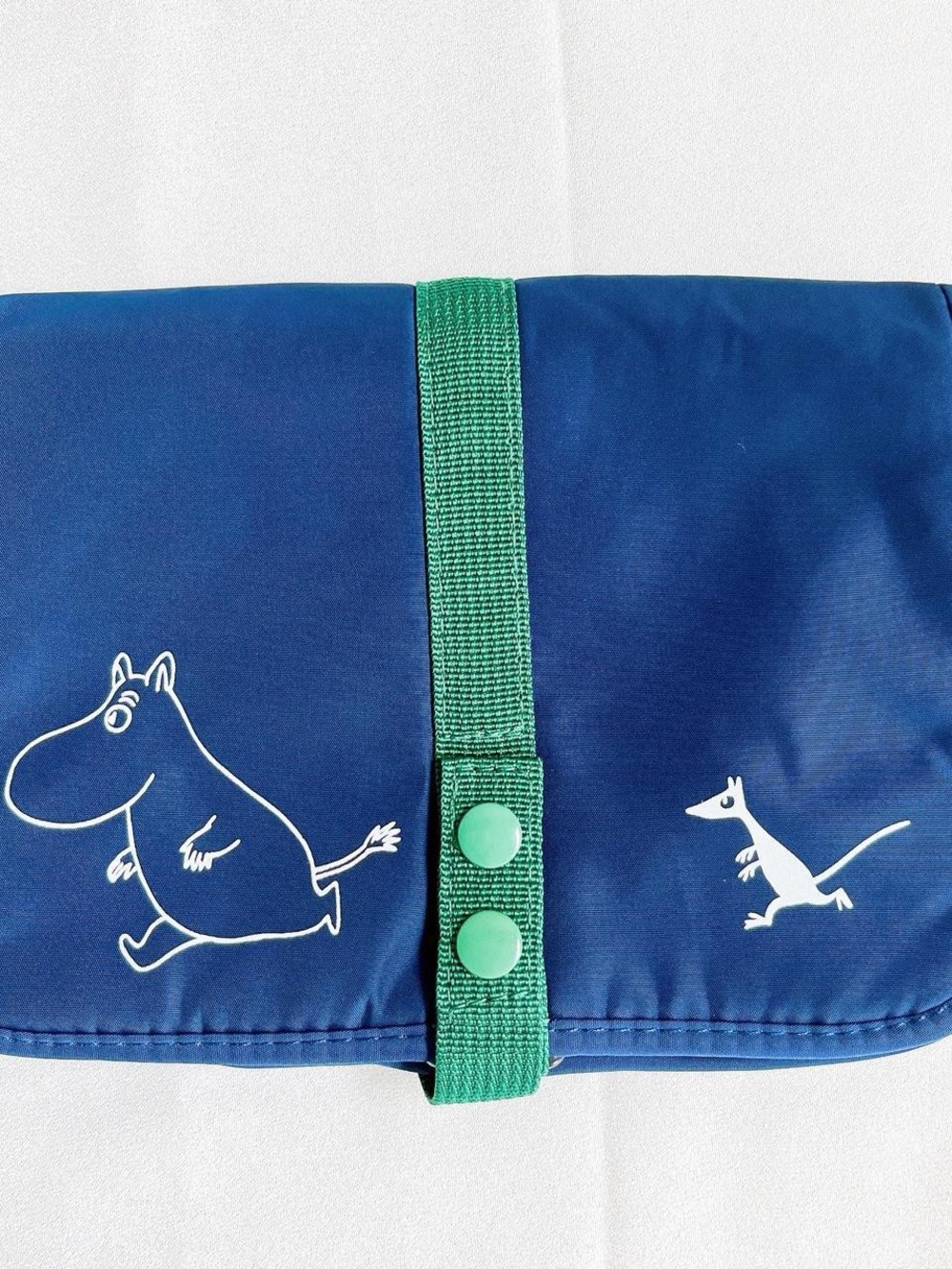 NWOT kawaii Moomin travel makeup and toiletry bag with hook in navy blue